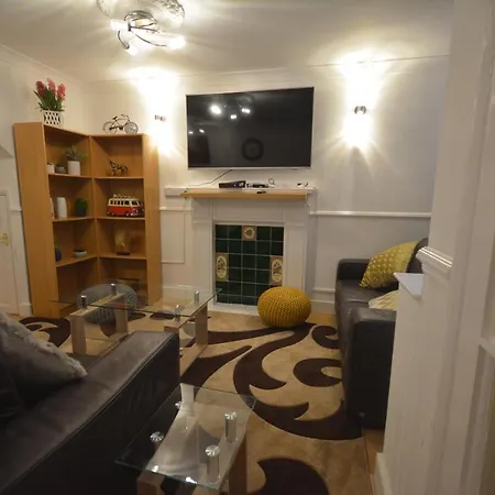 Five Bedroom Townhouse Near Excel Exhibition Centre